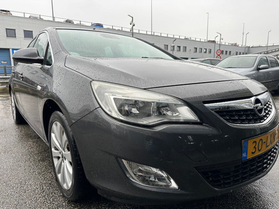 Opel Astra 1.4 Turbo Cosmo Clima Cruise CarPlay Navi