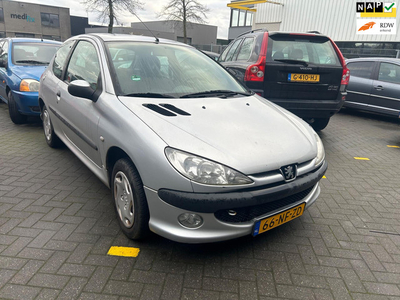 Peugeot 206 1.4 XR Challenge inruilkoopje!