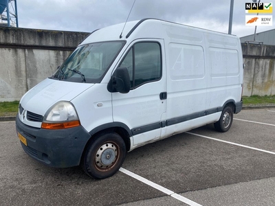 Renault Master T33 2.5 dCi L2H2