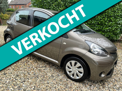 Toyota Aygo EERSTE EIGENAAR 15.729 KM airco 5 drs !