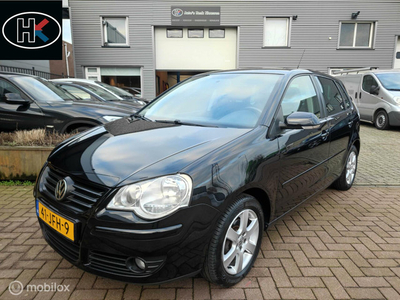 Volkswagen Polo 5-deurs 1.4-16v Comf Black Edition Airco APK