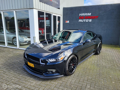 Ford Mustang Fastback 5.0 V8 GT, Handgesch. Black on Black!