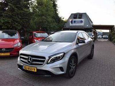 Mercedes-Benz GLA-KLASSE 180 Ambition/AUTOM/CRUISE/NAVI/XENON/AIRCO-ECC/PDC V+A/NL-AUTO/BLUETOOTH/LMW 18