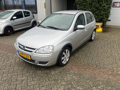 Opel Corsa 1.2-16V Essentia