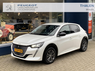 Peugeot e-208 EV Allure Pack 50 kWh | € 24.850 na Subsidie aftrek | Afneembare Trekhaak | Cruise Control | LED Verlichting | Camera | Parkeersensoren |