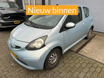 Toyota Aygo 1.0-12V + 2005 NIEUWE APK