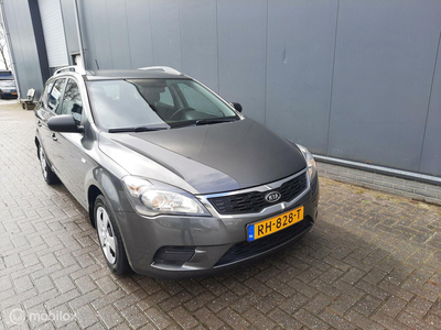 Kia cee'd Sporty Wagon 1.4 CVVT Seven Business