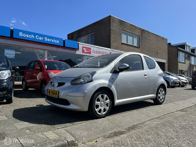 Toyota Aygo 1.0-12V + | 12 MAANDEN GARANTIE