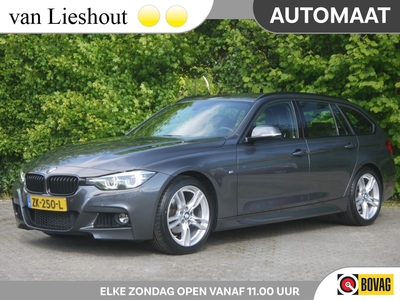 BMW 3-SERIE Touring 318i M Sport Corporate NL-Auto!! Apple-Carplay I Camera I Dig.Display --- A.S. ZONDAG OPEN VAN 11.00 t/m 16.00 UUR ---