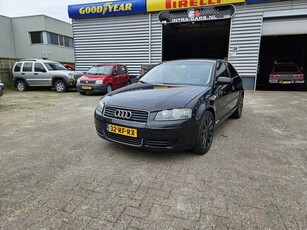 Audi A3 1.6 FSI Attraction 6 Versn Ondanks de hoge