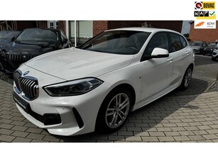 BMW 1-serie 120i M-SPORT VIRTUELE DISPLAY, NAVI, Apple