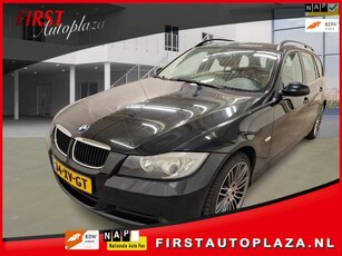 BMW 3-serie Touring 318i Business Line LEDER/NAVI