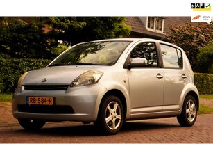 Daihatsu Sirion 2 1.0-12V Trend 5 DEURS AIRCO APK 25 Okt