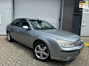 Ford Mondeo 2.0-16V Platinum [Nette