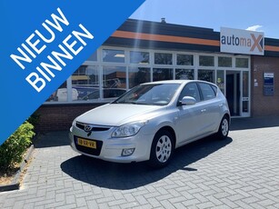 Hyundai i30 1.6i Dynamic Opruiming! Nieuwe APK. Nieuwe