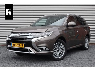 Mitsubishi Outlander 2.4 PHEV Instyle + Glazen Dak / Leder