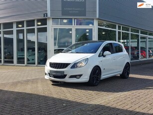 Opel Corsa 1.4-16V 5 Deurs/ Opc Pakket / Navi / Cruise