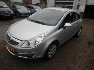 Opel Corsa 1.4-16V White Edition airco geen riem maar keting