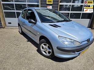 Peugeot 206 1.4 XR,nieuwe apk,lage km