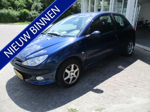 Peugeot 206 1.4 XS Airco IJskoud! Kan direct mee!