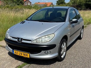 Peugeot 206 1.4 XT 3-Drs Stuurbekrachtiging Airco Electric