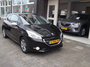 Peugeot 208 1.2 VTi Allure NAVI TREKHAAK HALF LEDER PDC