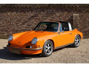 Porsche 911 2.4 T Targa Bare metall restored, 