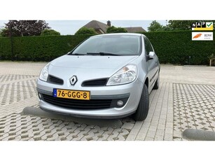 Renault Clio 1.2-16V Special Line