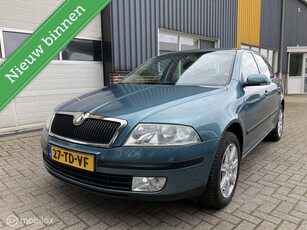 Skoda Octavia 2.0 FSI Elegance ZEER NETJES!