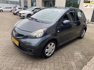 Toyota Aygo 1.0-12V / 1 jaar apk /airco / nap / 5drs / 2