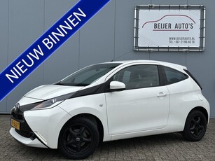 Toyota Aygo 1.0 VVT-i x-play Airco/Camera/Cruise/15inch.