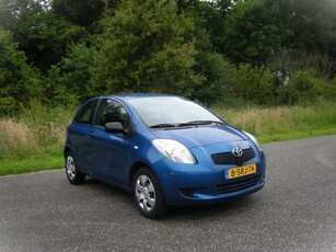 Toyota Yaris 1.0 VVTi . Airco . Elec ramen en spiegels . enz