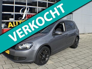 Volkswagen GOLF 1.6i Trendline - Navigatie I Sport velgen I