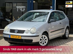 Volkswagen Polo 1.4-16V 75PK AUTOMAAT! Airco l Cruise l