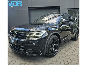 Volkswagen Tiguan 1.5 TSI R-Line BLACKSTYLE PANO IQ LAGE KM!