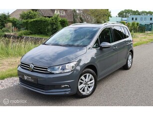 Volkswagen Touran 1.5 TSI / 7 persoons / Facelift / Navi