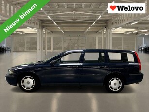 Volvo V70 2.4 Comfort Line Prima auto voor de vakantie.