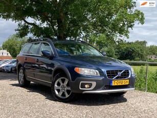 Volvo XC70 2.4 D5 Kinetic Leder + Clima + Cruise nu €