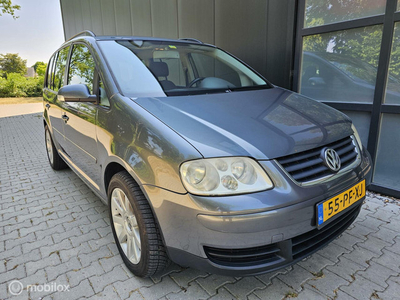 Volkswagen Touran 2.0-16V FSI Trendline