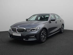 BMW 3 Serie Sedan 320i High Executive | Luxury Line | Trekhaak | Sportstoelen | LED Koplampen | Head-Up Display | HiFi | 17''