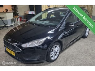 Ford Focus Wagon 1.0 Trend Edition Navigatie, PDC, Sp Velgen