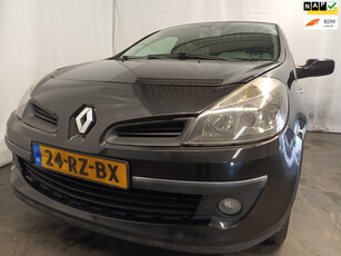 Renault Clio 1.6-16V Privilège - Airco - Trekhaak - Export