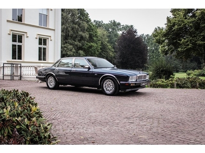 Daimler XJ 3.6 (bj 1987, automaat)