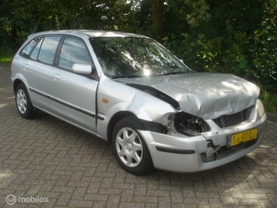 Mazda 323 Fastbreak 1.5i GLX Airco Voorschade