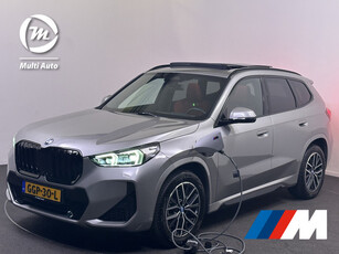 BMW X1 xDrive30e M Sport Plug In Hybrid PHEV | Panodak | Trekhaak af Fabriek | Lederen Sportstoelen Memory | Harman Kardon | Widescreen Navi | Head Up |