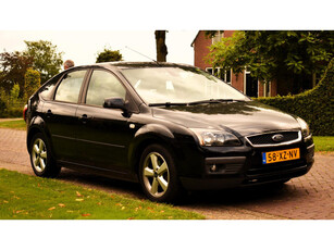 Ford Focus 1.6-16V Futura MET CRUISE-CONTROL, AIRCO EN MEER!