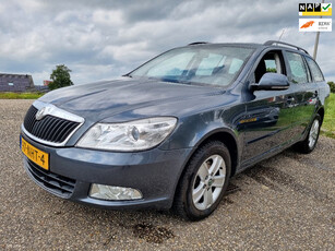 Skoda Octavia Combi 1.8 TSI Ambition/1 E EIGENAAR/DEALER ONDERHOUD/NIW APK/AIRCO IJS/TREKHAAK/RIJD PERFET/INRUIL MOG!!!