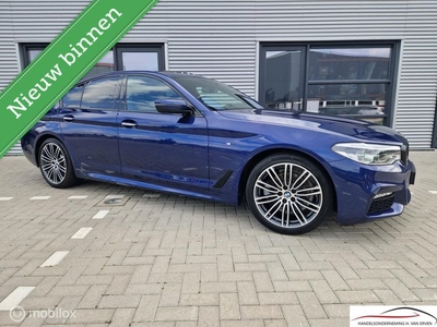 BMW 5-serie 520 241PK High Executiv M-SPORT SCHUIFKANTELDAK