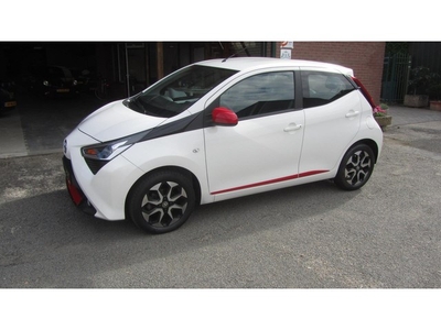 Toyota Aygo 1.0 VVT-i x-first