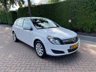 Opel Astra 1.6 Cosmo CLIMA/CRUISE/NAVI.